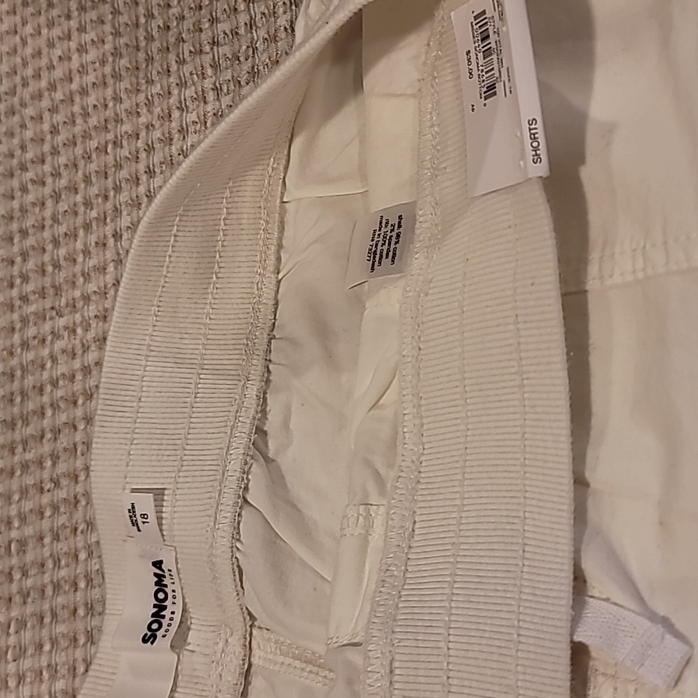 Sonoma Mid Rise Shorts 18 - Picture 3 of 4